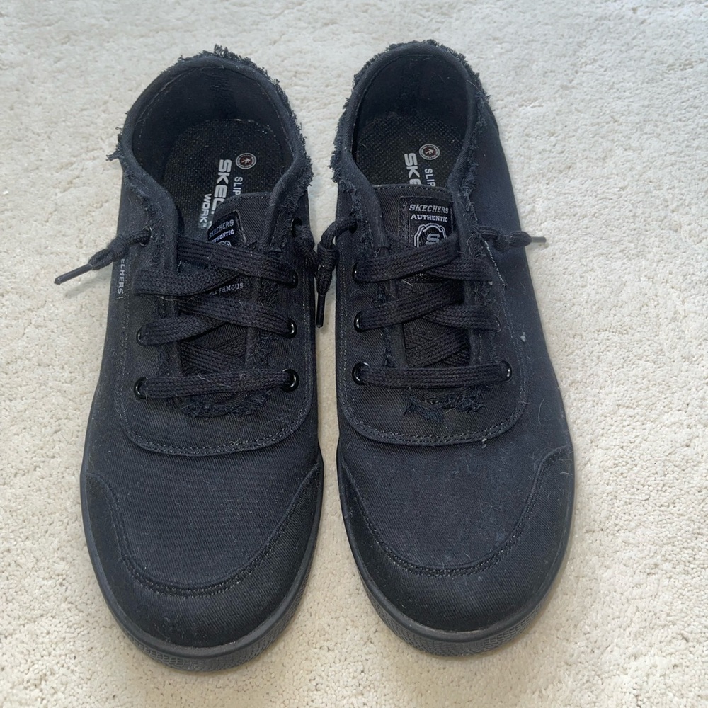 NWOT Sketchers nonslip shoes